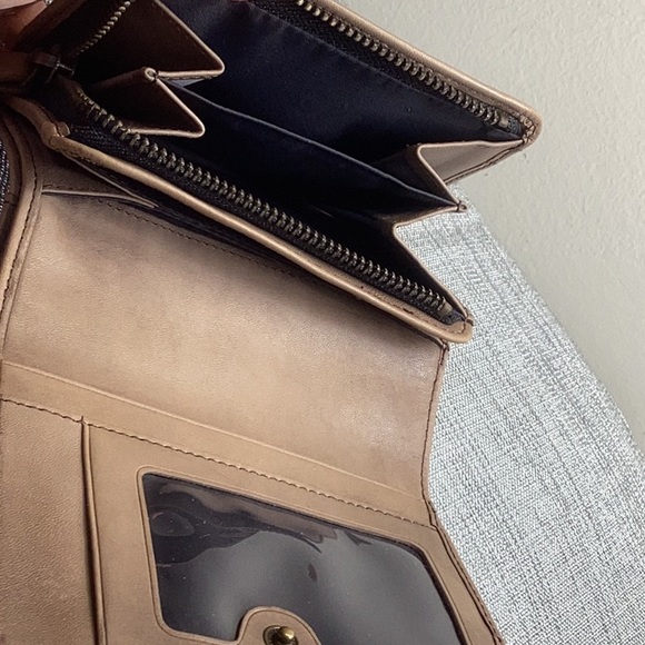 Bosca leather wallet - Picture 7 of 15